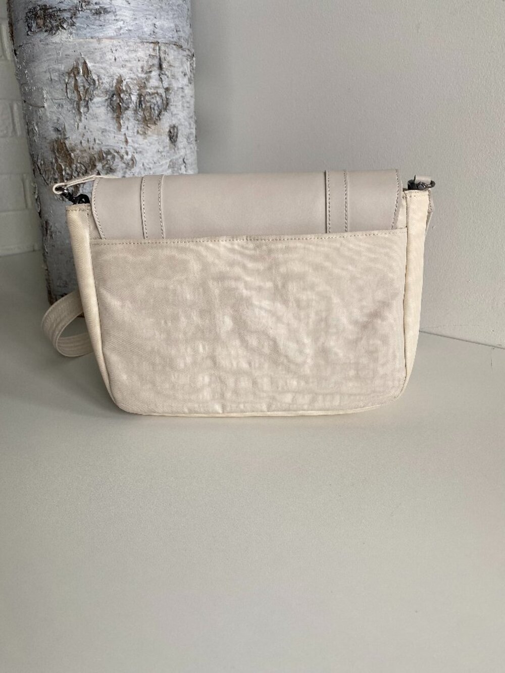 Herschel Orion Retreat Moonbeam Crossbody Bag - Picture 3 of 16